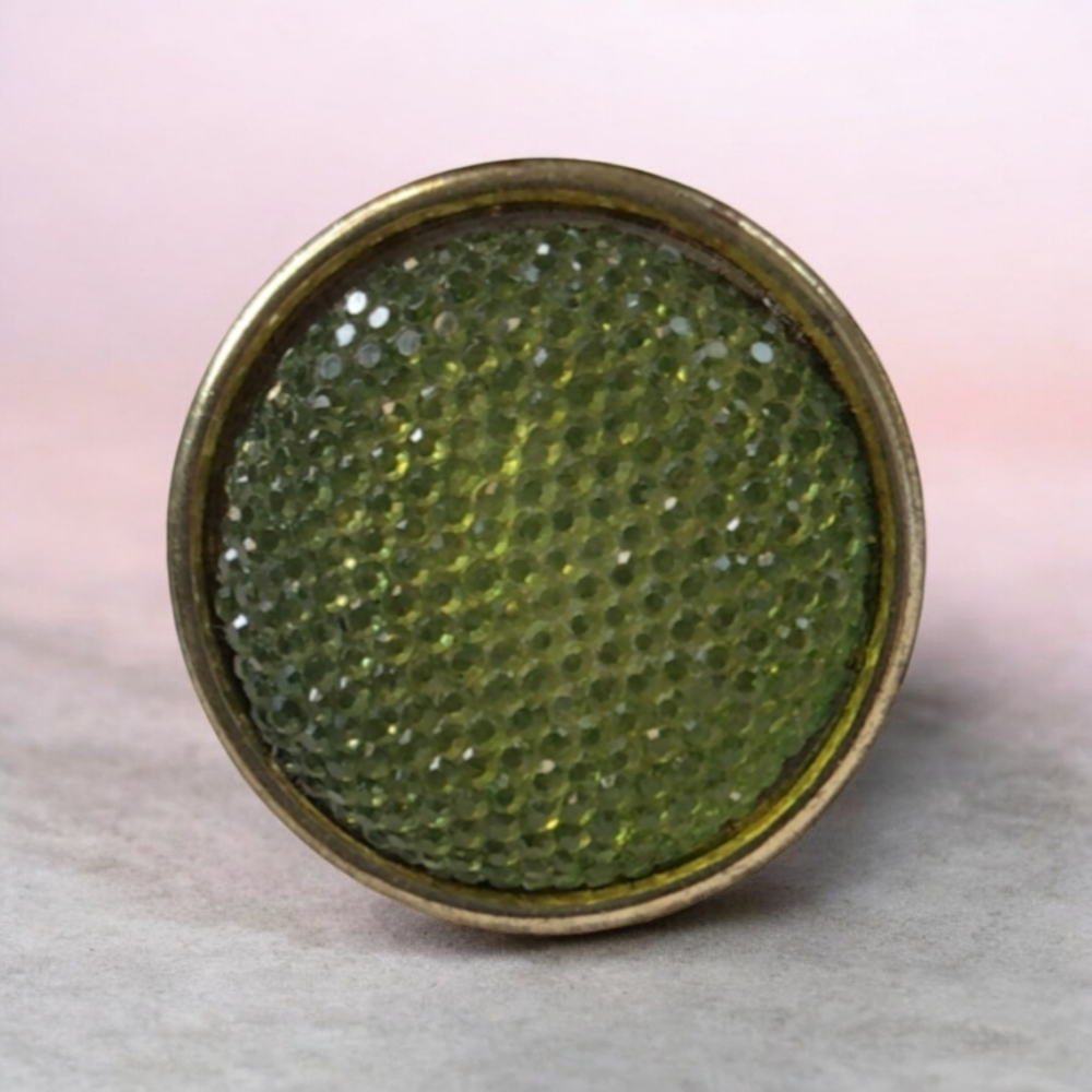 Green Sparkling Statement Ring. With Stretch Band.